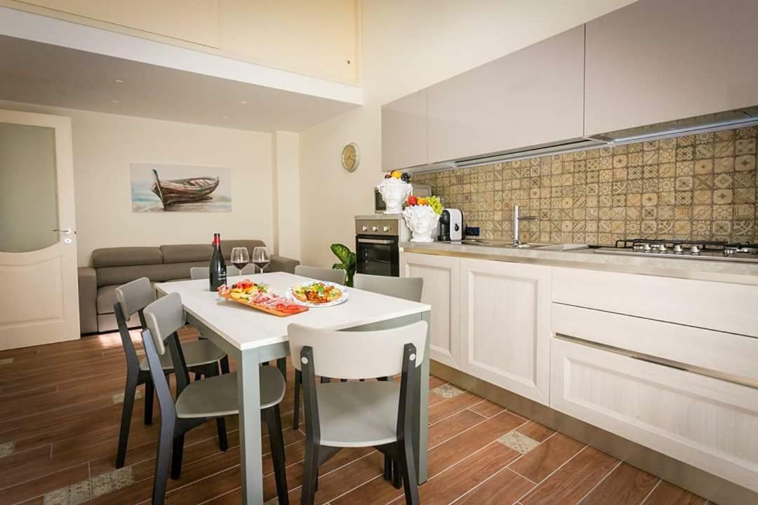 Le Suite Del Corso Cefalu Exterior photo